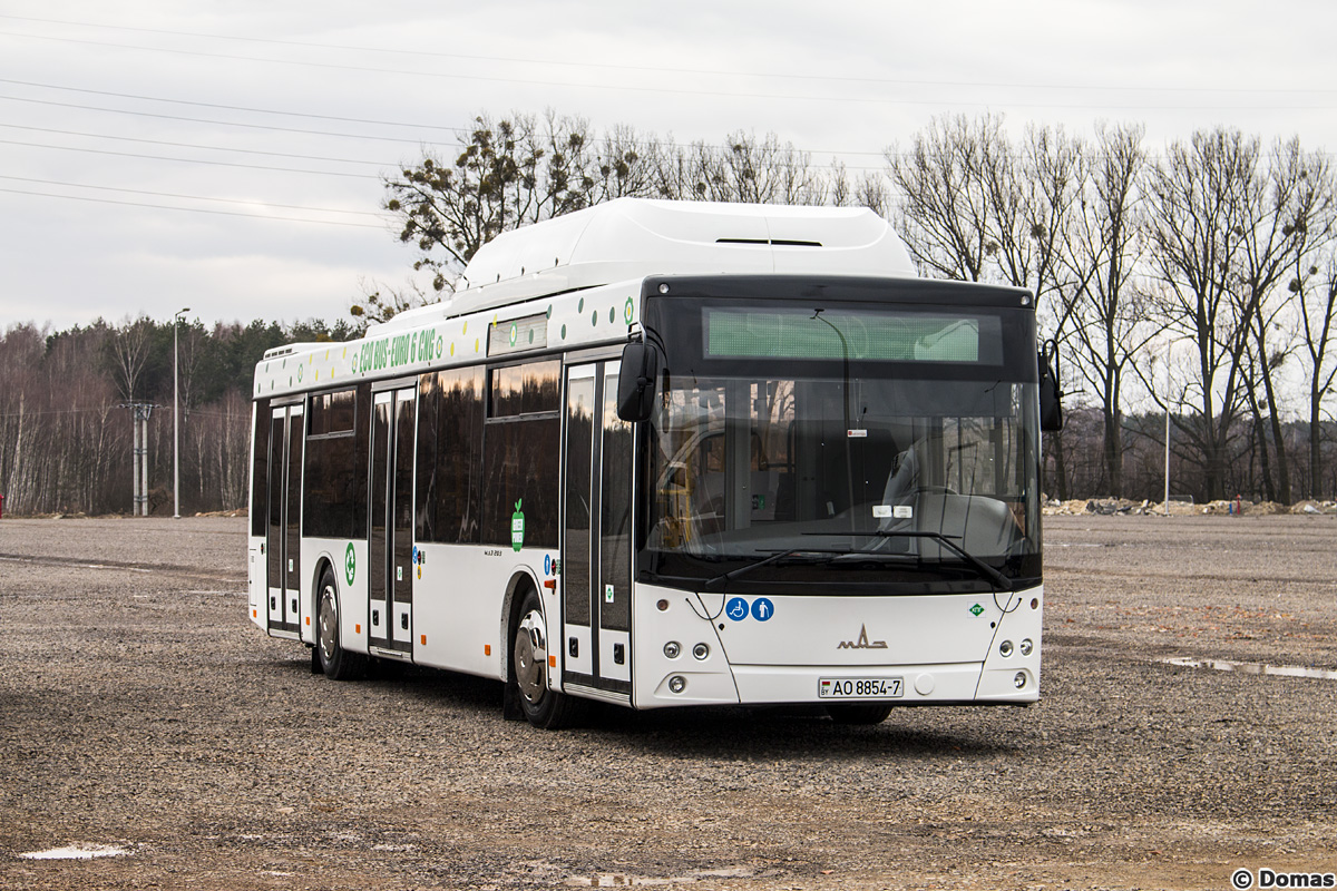 A0 8854-7
MA3, czyli marka, ktĂłra coraz bardziej prĂłbuje siÄ rozpychaÄ na polskim rynku. CaĹkiem sympatyczne sÄ te wozy.
