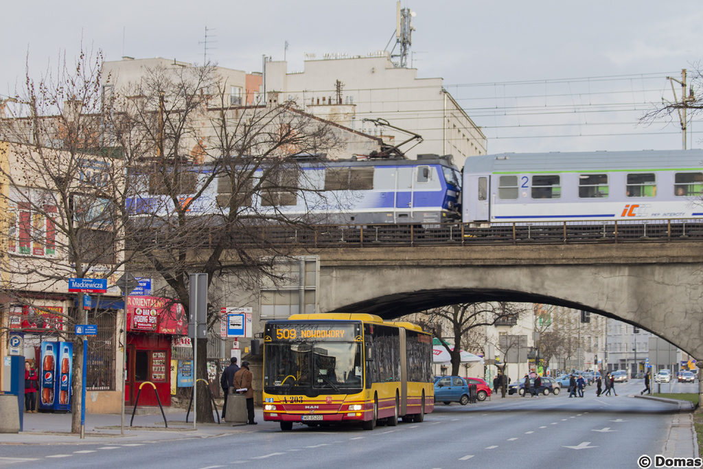A203
Na zdjÄcie nr 300 taki sobie przypadkowy motyw z Lion'sem, InterCity i wiaduktem kolejowym w tle.
Słowa kluczowe: ITSNG363