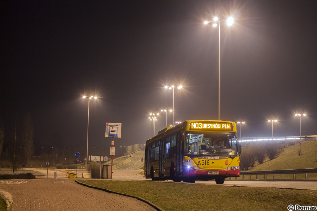 A516
Witajcie w nowym, 2016 roku! Co nas czeka w sprawach komunikacyjnych?
30 listopada zakoĹczy siÄ kontrakt na nowsze Urbino 12 i Alpina z Mobilisu, a miesiÄc pĂłĹşniej, 31 grudnia, poĹźegnamy takĹźe pierwszÄ partiÄ Scaniii z PKS-u oraz starsze Urbino 12 z Mobilisu. Planowo takĹźe we wrzeĹniu mamy powitaÄ na ulicach Warszawy nowy kontrakt Mobilisu na 50 brygad 18-metrowych oraz tyle samo 9-metrowych. Ponadto, jeĹli nie bÄdzie przedĹuĹźony kontrakt, poĹźegnamy siÄ na dobre z solĂłwkami i przegubami z Michalczewskiego, ktĂłre w tym roku pojeĹźdĹźÄ jeszcze odpowiednio 3 i 9 miesiÄcy. Jednak jak wiemy sytuacja lubi byÄ bardzo dynamiczna, a o zmianach bÄdziemy Was na bieĹźÄco informowaÄ. SzczÄĹliwego Nowego Roku!
