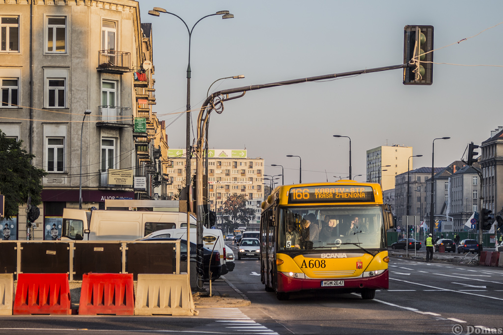 A608
Najmocniejsza Scania w PKS-ie pokonaĹa wĹaĹnie dawno nieuĹźywany odcinek Targowej, ktĂłre w nocy z 2 na 3 paĹşdziernika zostaĹ otwarty po 3 latach budowy metra pod nia.
