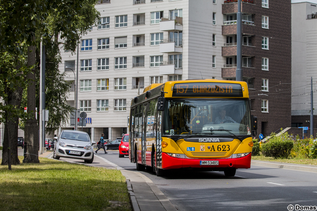 A623
Rezerwowa Scania wyjechaĹa z zastawionej zatoki przystanku Inflancka i udaje siÄ w dalszÄ podrĂłĹź na GwiaĹşdzistÄ.
