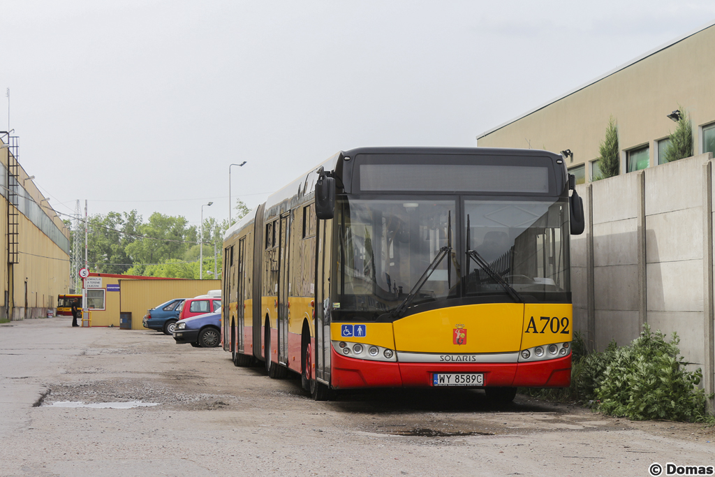 A702
Mobilisowy przegub odpoczywa przed zajezdniÄ Ursus.
Słowa kluczowe: MOBSU18