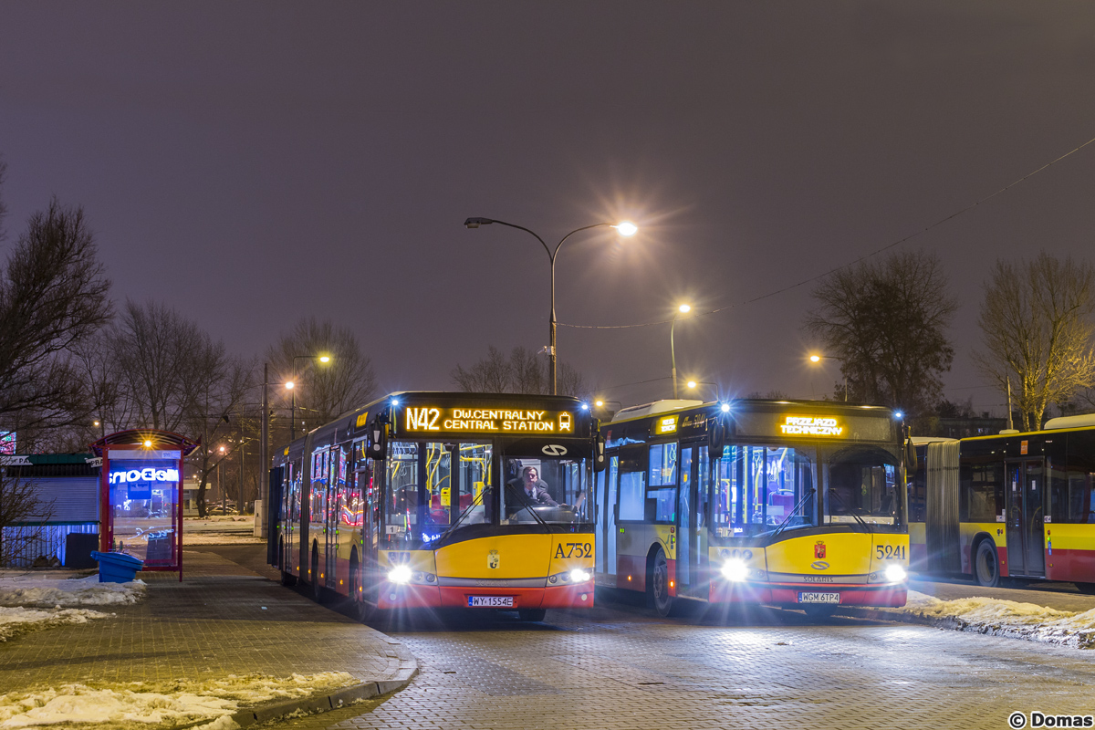A752
Dzienne powoli kierujÄ siÄ do zajezdni, a nocne zaczynajÄ stopniowo pojawiaÄ na mieĹcie.

W ramach nadrabiania zalegĹoĹci - jedna z ostatnich nowoĹci, czyli Urbino 18 z Mobilisu na N42.
Słowa kluczowe: MOBSU18