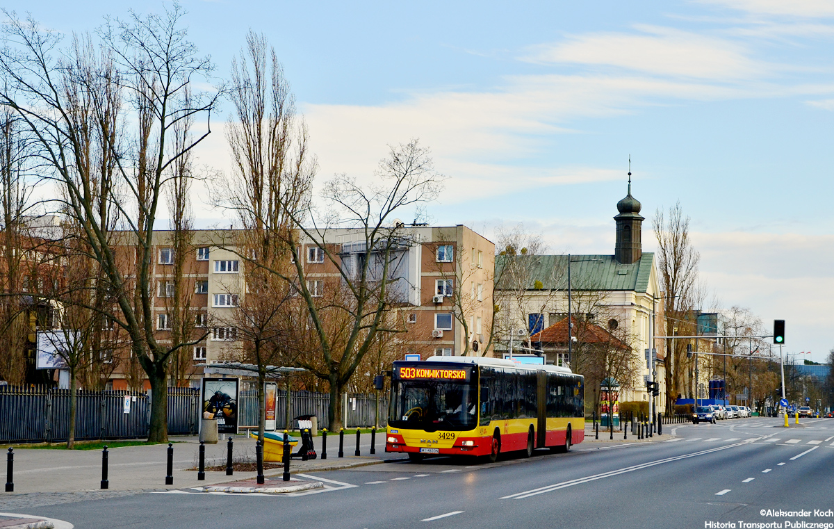 3429
MAN na "503" jest jeszcze sprawÄ pospolitÄ, ale juĹź niedĹugo. PrzyjadÄ elektryczne, skoĹczy siÄ wysyĹanie diesli na tÄ liniÄ. W tle moĹźemy zobaczyÄ wieĹźÄ koĹcioĹa Ĺw. Jana BoĹźego oraz klasztor o. BonifratĂłw. Od tegoĹź zakonu wziÄĹa siÄ nazwa ulicy na ktĂłrej wykonano to zdjÄcie. 
