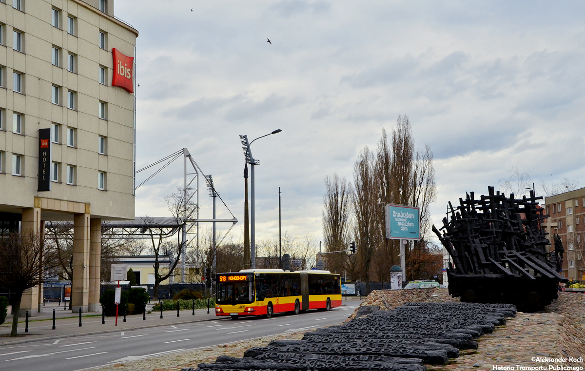 3460
MAN w obsĹudze linii przyspieszonej "518" mija skwer Matki Sybiraczki, gdzie moĹźecie zobaczyÄ Pomnik PamiÄci Pomordowanych na Wschodzie. 
