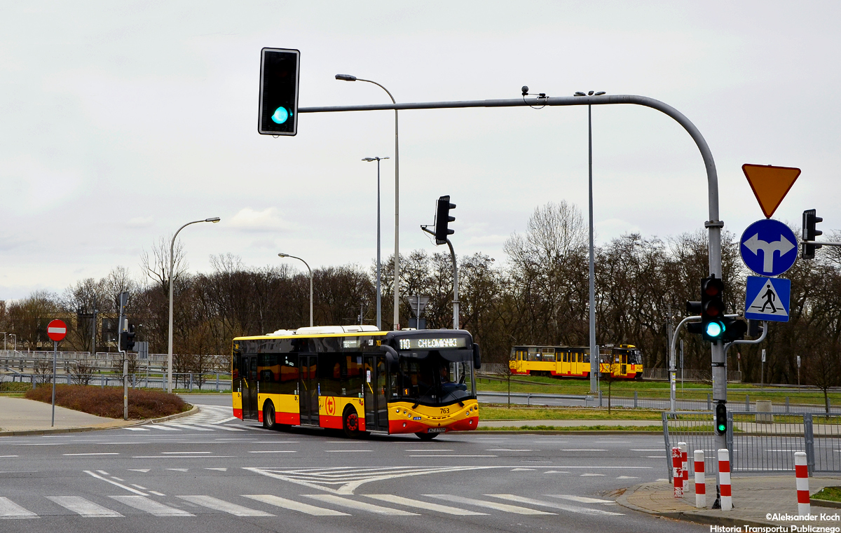 763
Ursus diesel wyjeĹźdĹźa z pÄtli "Metro Marymont". 
