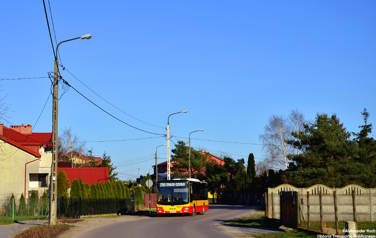 9303
BioGazowy, full ekologiczny autobus we flocie PKS GM przemierza biaĹoĹÄckie rubieĹźe zbliĹźajÄc siÄ do pÄtli przy Szkole Podstawowej nr 112. Autobus ten do spotkania na linii "256" praktycznie codziennie, o ile jest sprawny. 
