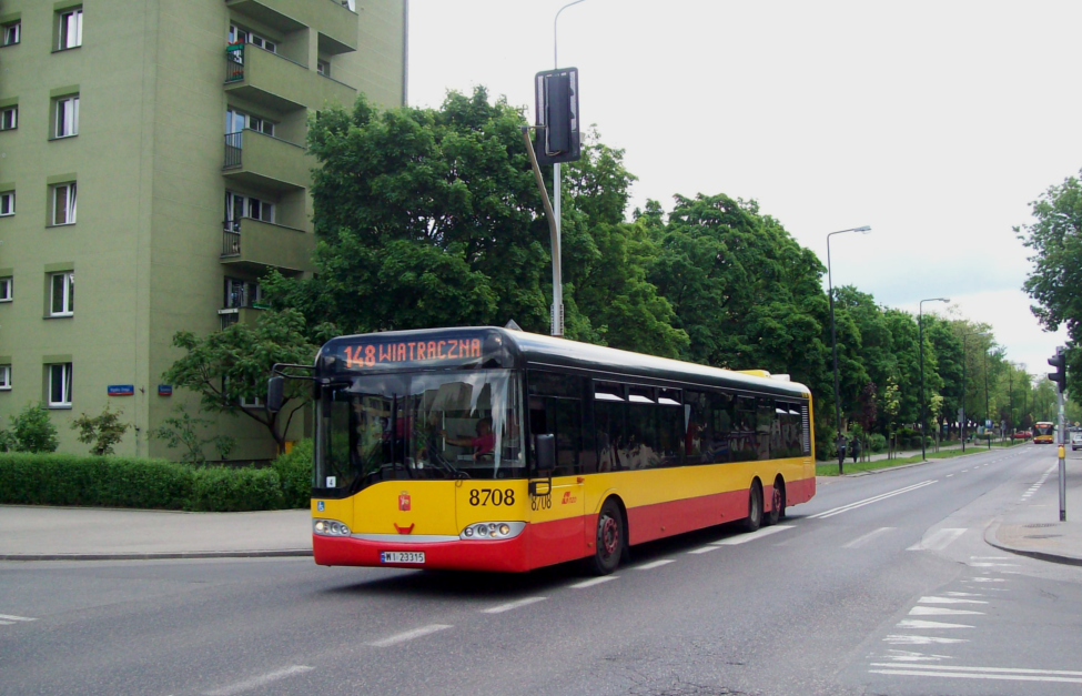 8708
W niedzielÄ 18 maja okoĹo 13/14, na ulicy Grochowskiej na wysokoĹci skrzyĹźowania z MajdaĹskÄ doszĹo do wypadku dwĂłch samochodĂłw osobowych, jeden dachowaĹ. Z powodu dziaĹaĹ operacyjnych policji i straĹźy poĹźarnej zablokowany zostaĹ przejazd ulicÄ GrochowskÄ. Dlatego teĹź linie niÄ kursujÄce przerzucono na rĂłwnolegĹÄ SzaserĂłw od placu Szembeka do Wiatracznej. Dobrze Ĺźe miaĹem aparat przy sobie, to udaĹo mi siÄ uwieczniÄ 148 i 173 :)
Słowa kluczowe: Objazd SU15