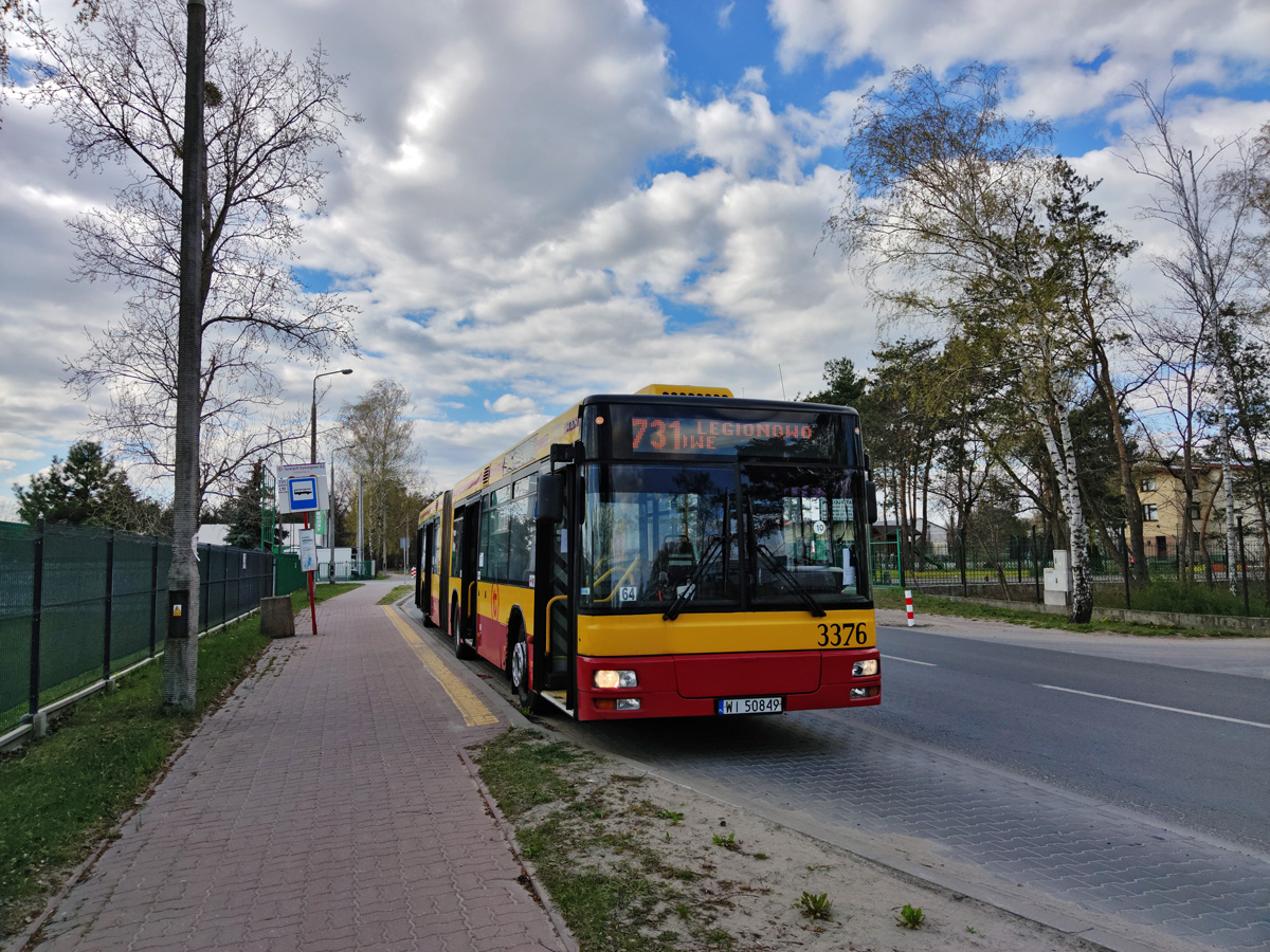 3376
Poczciwy manik na ostatnim przystanku przed kraĹcem Starostwo Powiatowe.
