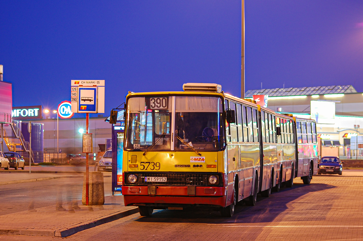 5739
390 CH Marki - Dw. WileĹski. DziĹ ta linia, trochÄ wydĹuĹźona powrĂłciĹa pod postaciÄ skrĂłconych kursĂłw 190. 
Słowa kluczowe: IK280