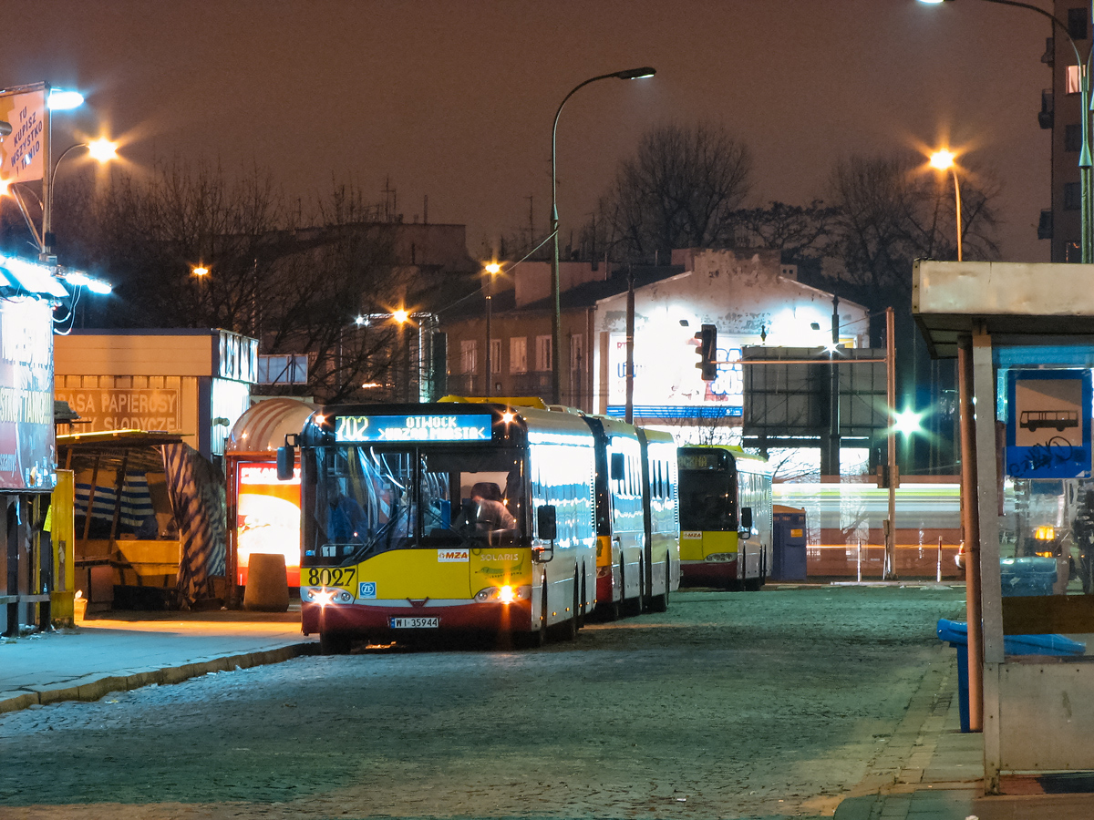 8027
Stara Wiatraczna pĂłĹşnym wieczorem.. Deskorolka na 702 odjeĹźdĹźa na swoje ostatnie kĂłĹko w kierunku Otwocka...
Słowa kluczowe: SU15