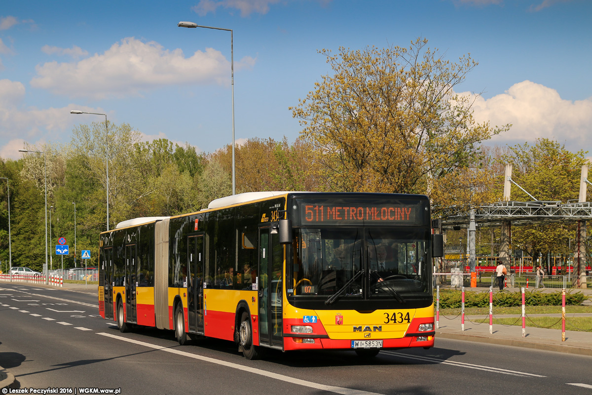 3434
Stalowy Lion's z systemem wyĹwietlaczy rozszerzonym o boczny kwadrat dla osĂłb sĹabowidzÄcych i elektronicznÄ brygadĂłwkÄ.
