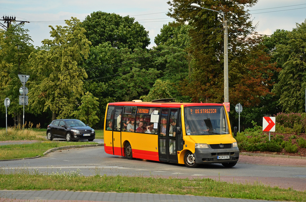 30023
VDL prosto po przemalowaniu w nowe barwy. ZdjÄcie Ĺwietnie pokazuje problemy napeĹnienia linii numer 2, dlatego teĹź Procity zniknÄ od Lipca z Pruszkowa.
