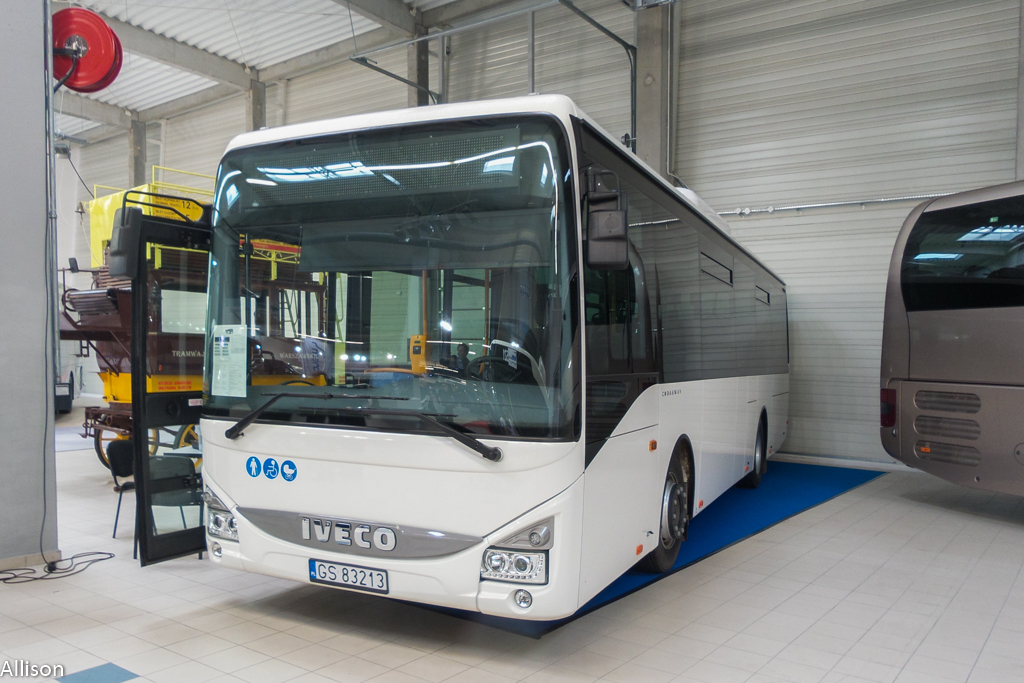 GS 83213
Iveco Crossway 10.8 LE wyprodukowane w 2015 roku. Pojazd jeĹşdziĹ na testach w takich przedsiÄbiorstwach jak: ZKM Zawiercie, MZK Koszalin, MZK Chojnice, ĹťOE OstrĂłda. Ma manualnÄ skrzyniÄ biegĂłw.
Słowa kluczowe: WarsawBusExpo