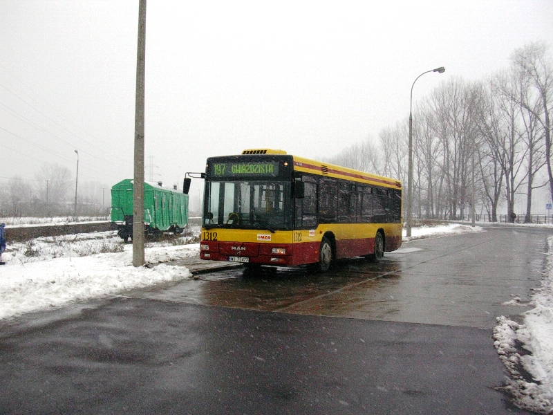 1312
Jak mnie pamiÄÄ nie myli, pierwszy dzieĹ linii 197. Obecnie kraĹcuje tu linia 103.
Słowa kluczowe: NM223