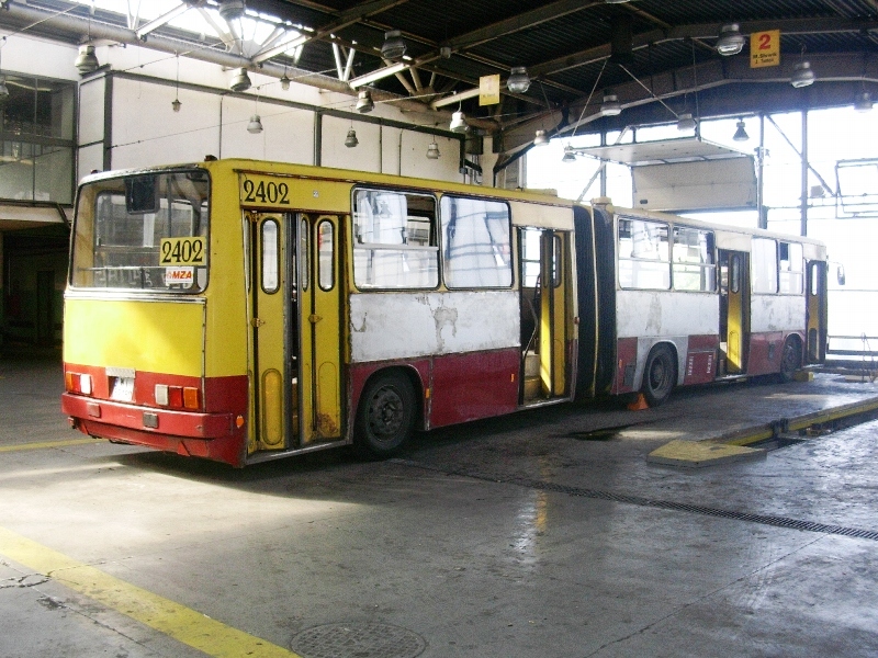 2402
Odrzucony na estetykÄ, przechodzi NB zakĹadowe. DziÄki temu pojeĹşdzi jeszcze dwa lata.
Słowa kluczowe: IK280