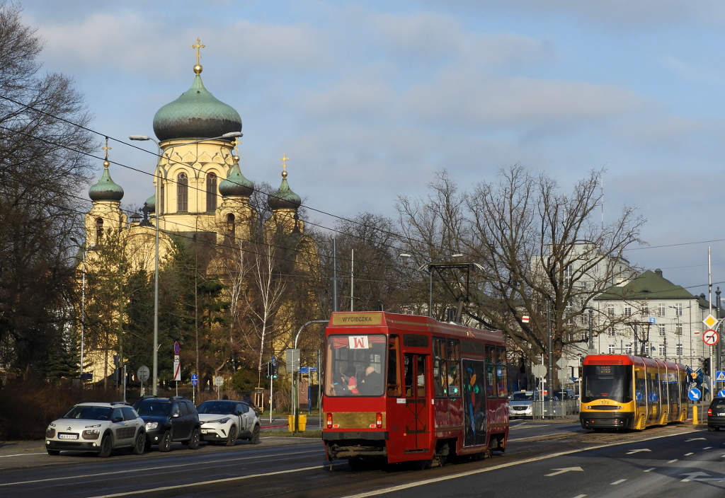 1006
Słowa kluczowe: Walentynki