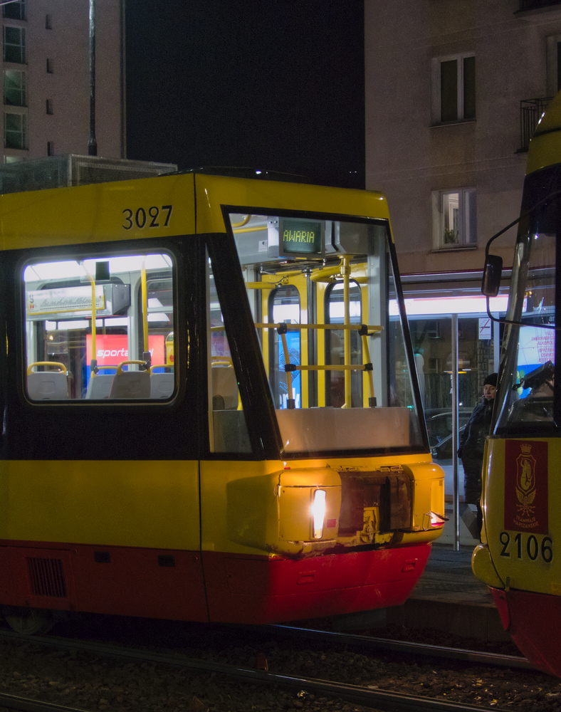 3027
Uszkodzenia wagonu 3027 po najechaniu przez skĹad 2106+2107.
Słowa kluczowe: wypadek zderzenie