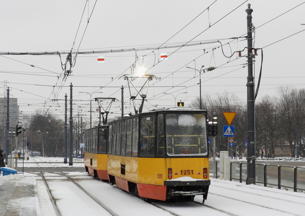 1252+1251
To siÄ nazywa "strzaĹ' w idealnym momencie.

