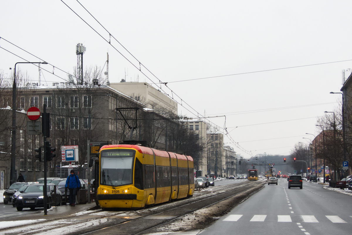 3105
W zeszĹym tygodniu niestety rozpoczÄĹa siÄ zmiana czcionki numerĂłw taborowych na kolejnych tramwajach. Na pierwszy ogieĹ poszĹy trzy Tramicusy - oprĂłcz widocznego 3105 takĹźe 3101 i 3114.
