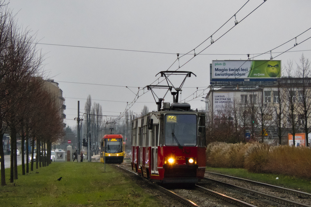 1252+1251
DziĹ po raz pierwszy od ponad dwĂłch lat skĹad 1252+1251 wyjechaĹ na zwykĹÄ liniÄ (poprzednia taka sytuacja byĹa w czerwcu 2023).
