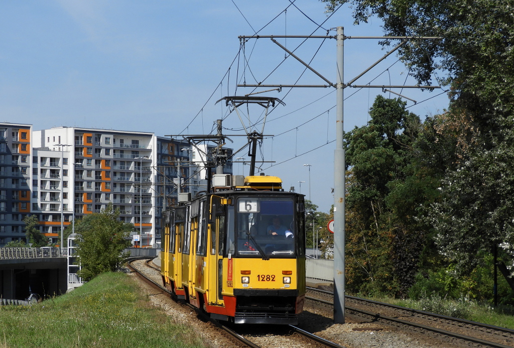 1282+1281
SkĹad zamiast solĂłwki na linii 6.
