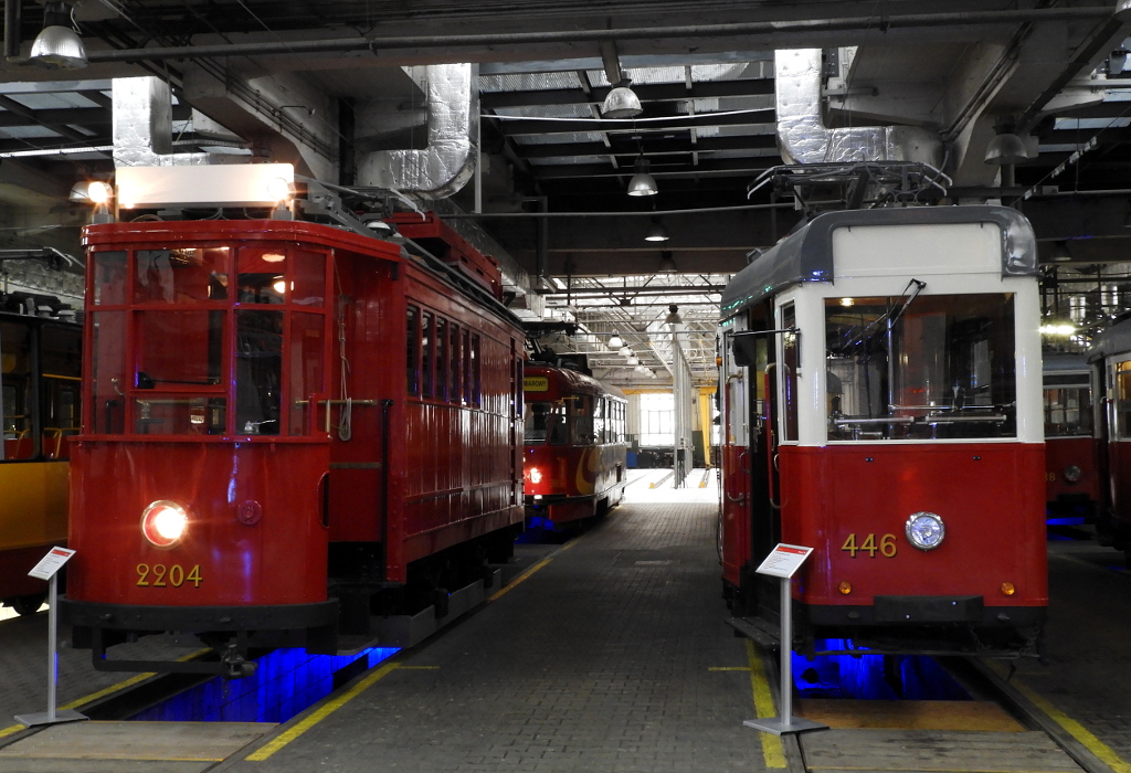 2204 i 446
Wagon wieĹźowy typu W nr 2204 i wĂłz K nr 446 na wystawie z okazji Nocy MuzeĂłw.
Słowa kluczowe: NM2019