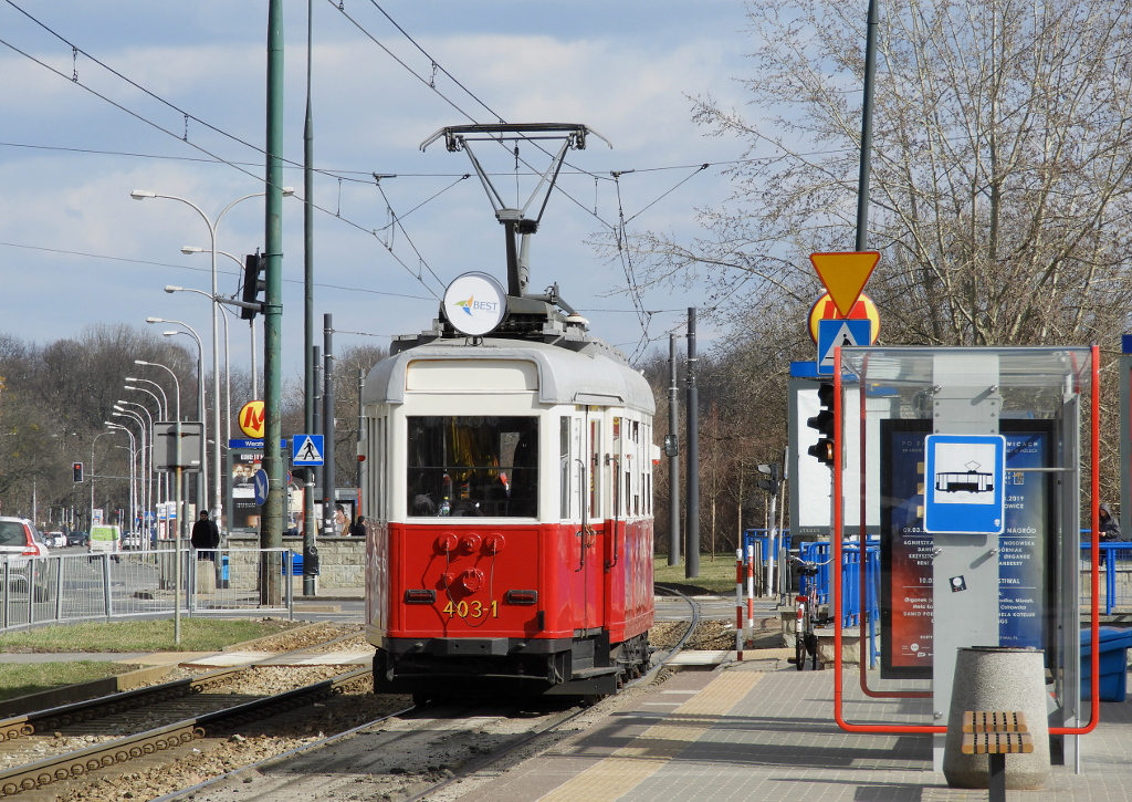 403-1
W dniach 12-13.03.2019 w godz. ok. 10-14 kursuje specjalna linia "26 ITP" uruchomiona z okazji odbywajÄcych siÄ na Politechnice Warszawskiej 26. InĹźynierskich TargĂłw Pracy. Jest obsĹugiwana wagonem K nr 403-1, a trasa jest nastÄpujÄca: PLAC NARUTOWICZA - Filtrowa - Nowowiejska - PuĹawska - Woronicza - WoĹoska - Marynarska - PKP SĹUĹťEWIEC.
