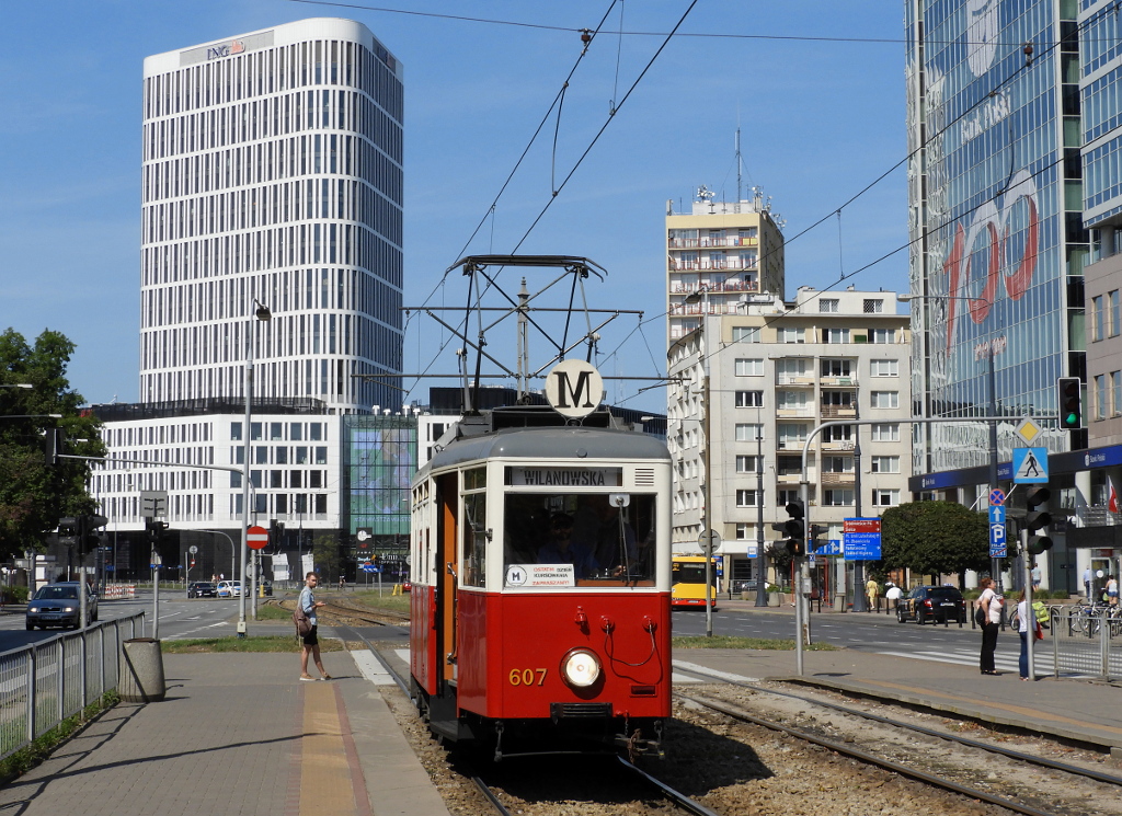 607
Ostatni dzieĹ kursowania linii M uruchomionej z inicjatywy urzÄdu Dzielnicy MokotĂłw.
