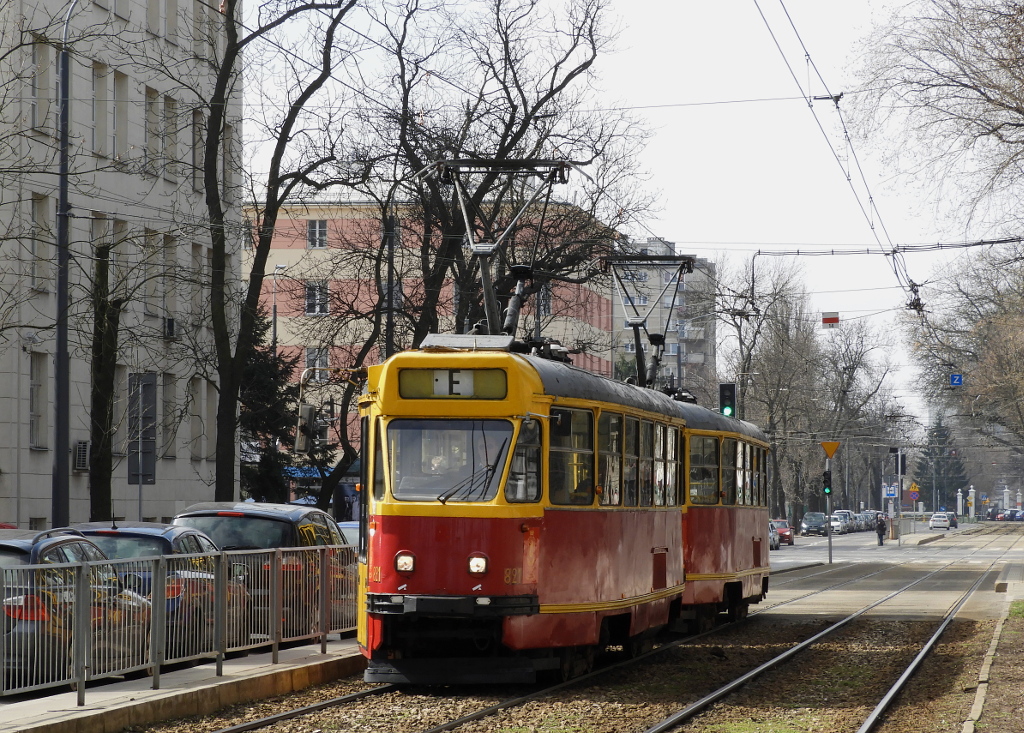 821+818
Linia E zostaĹa uruchomiona w dniach 30-31 marca 2019 r. z okazji 111. rocznicy elektryfikacji tramwajĂłw.
Słowa kluczowe: Konstal13N