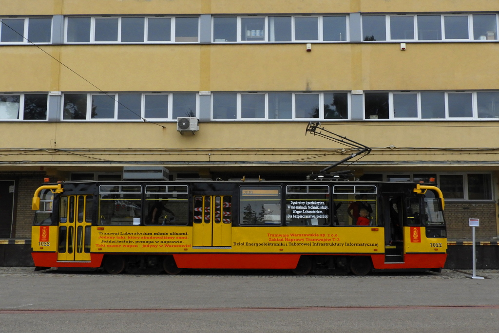 1022
W ostatnim czasie wagon laboratorium zostaĹ przemalowany w nowe barwy oraz otrzymaĹ wyĹwietlacze.

Przy okazji prosiĹbym administracje o moĹźliwoĹÄ dodawania przeze mnie zdjÄÄ do albumu "Pojazdy techniczne TW", poniewaĹź teraz nie widzÄ go na liĹcie w formularzu dodawania zdjÄcia.
Słowa kluczowe: DTP2019