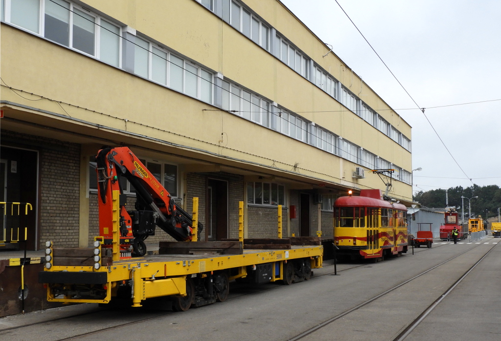 9008
Platforma kupiona do kompletu z wagonami typu 4NA-DT w 2015 roku.
Słowa kluczowe: DTP2019