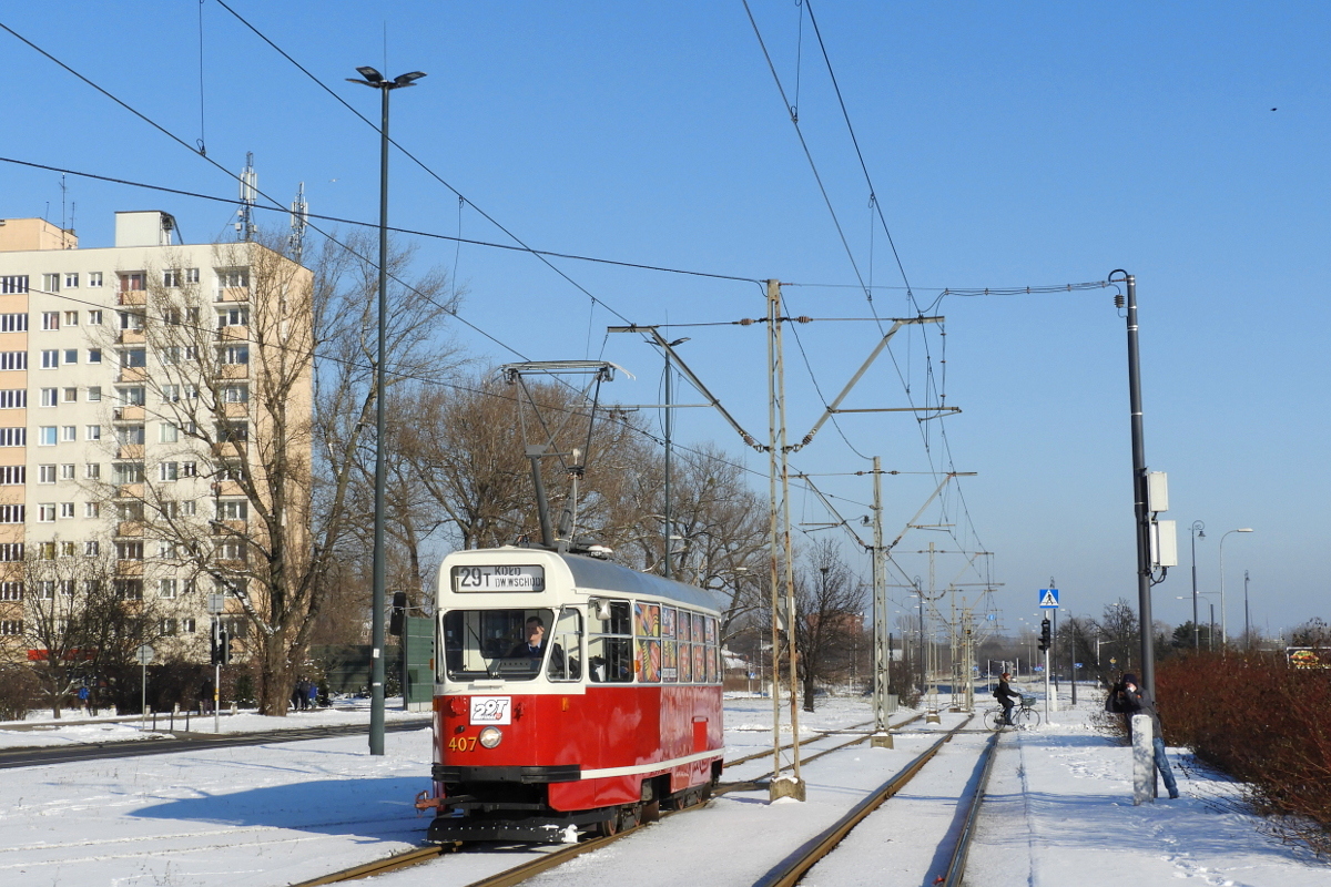407
Premiera wagonu 407 po niedawnym remoncie.
Słowa kluczowe: WOĹP2021