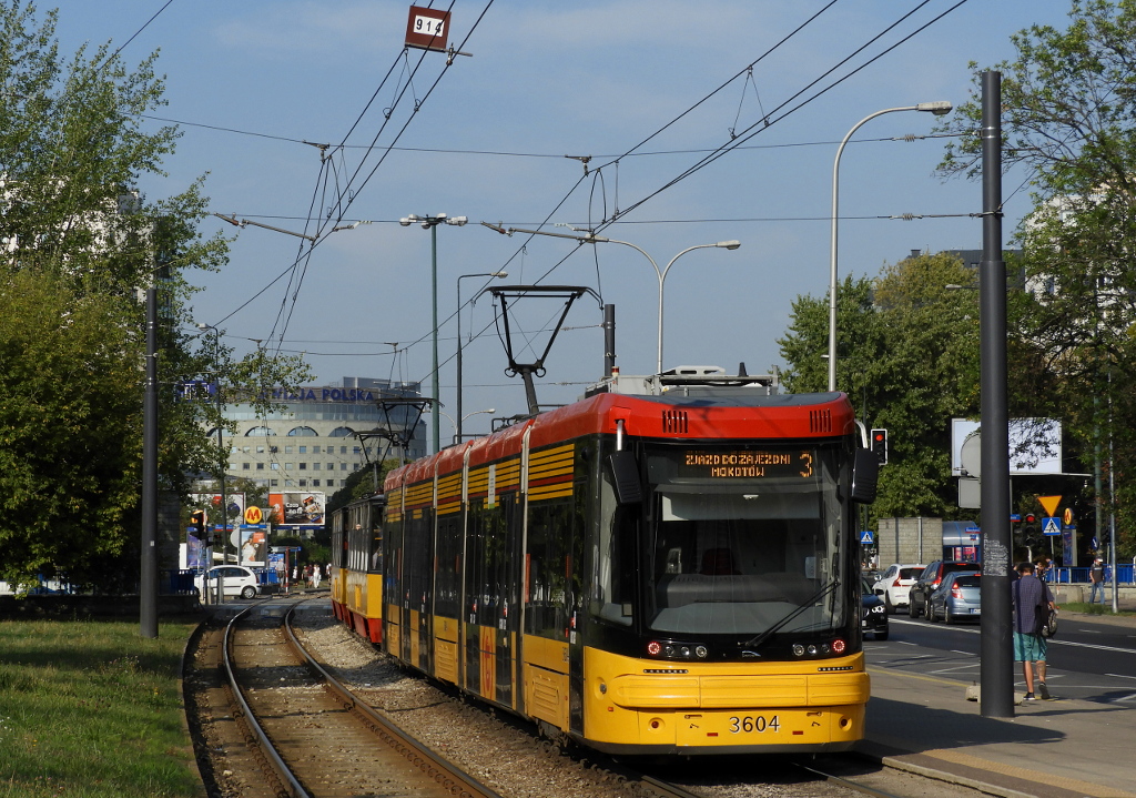 3604
Raczej niezbyt czÄsto moĹźna ujrzeÄ liniÄ 3 na lewym brzegu WisĹy, a zwĹaszcza na Mokotowie. Jako, Ĺźe R-2 jest jedynÄ zajezdniÄ, ktĂłra nie ma wagonĂłw 128N, linia 3 w tym tygodniu jest obsĹugiwana przez wszystkie pozostaĹe zakĹady.
