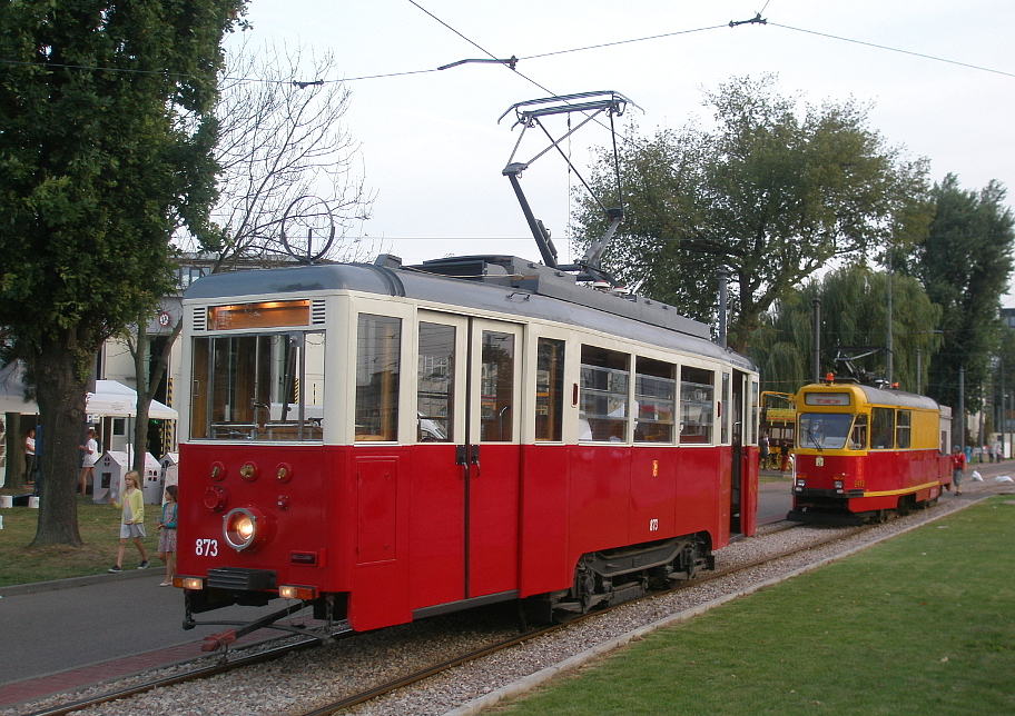 873
Wagon 873 na wystawie podczas DTP 2016. Wtedy zostaĹ pokazany po raz pierwszy po remoncie.
Słowa kluczowe: DTP2016