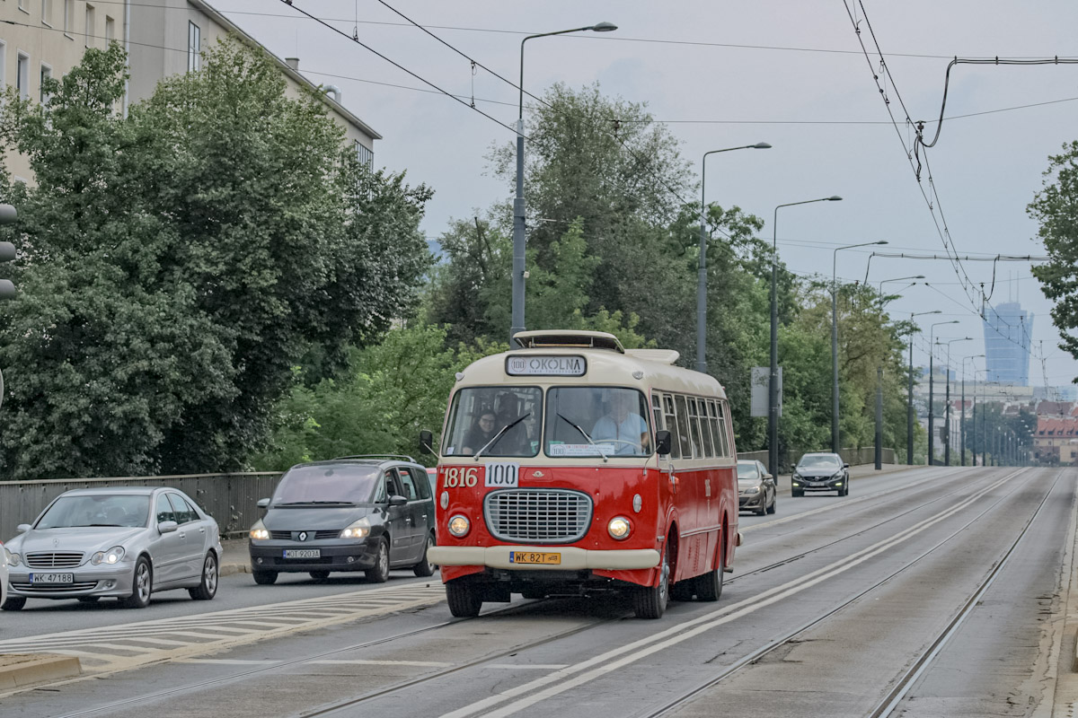 1816
Debiut MEX-a na linii 100
Słowa kluczowe: Jelcz 272MEX 1816 KMKM 100