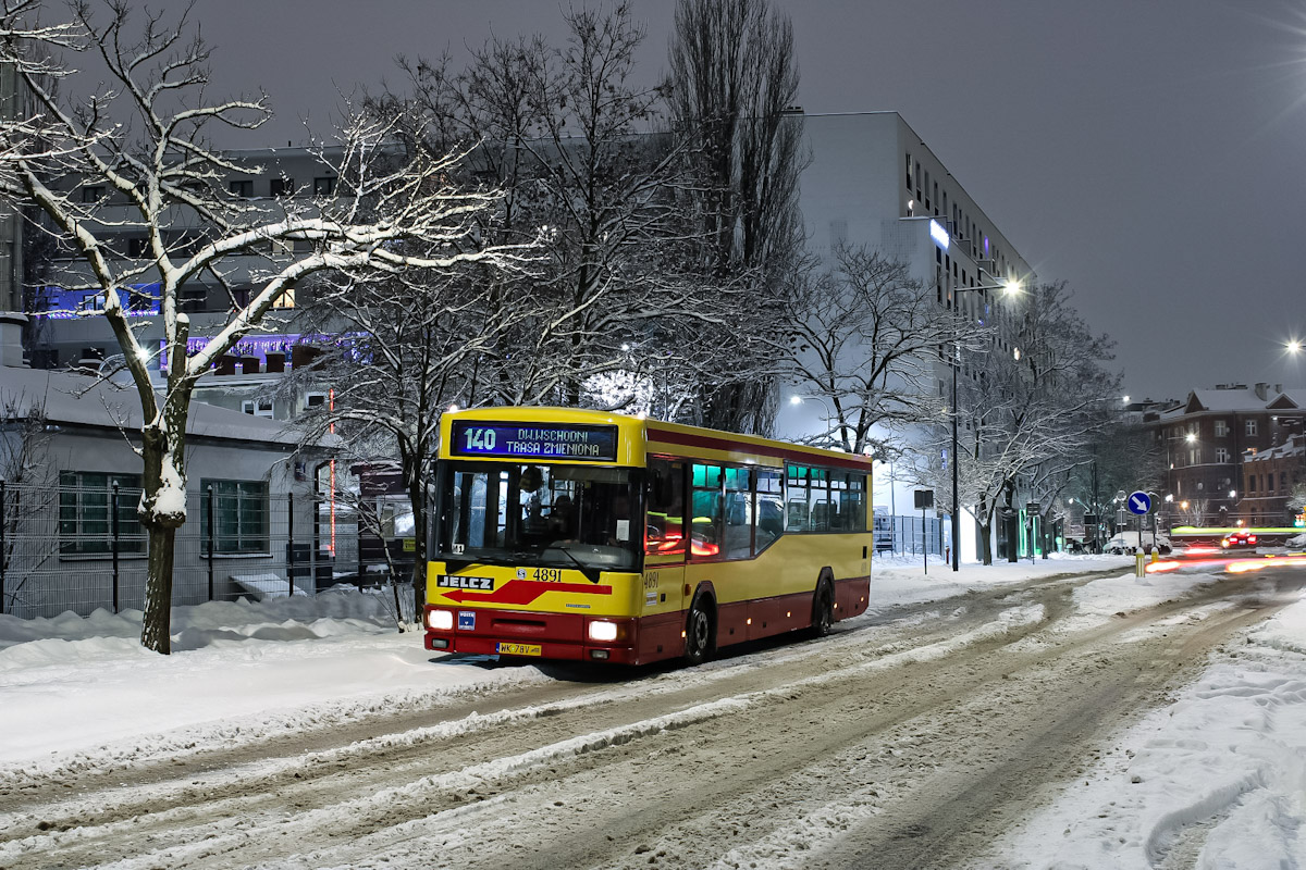 4891
Sylwester 2025/2026
Słowa kluczowe: Jelcz M121M 4891 Markowska
