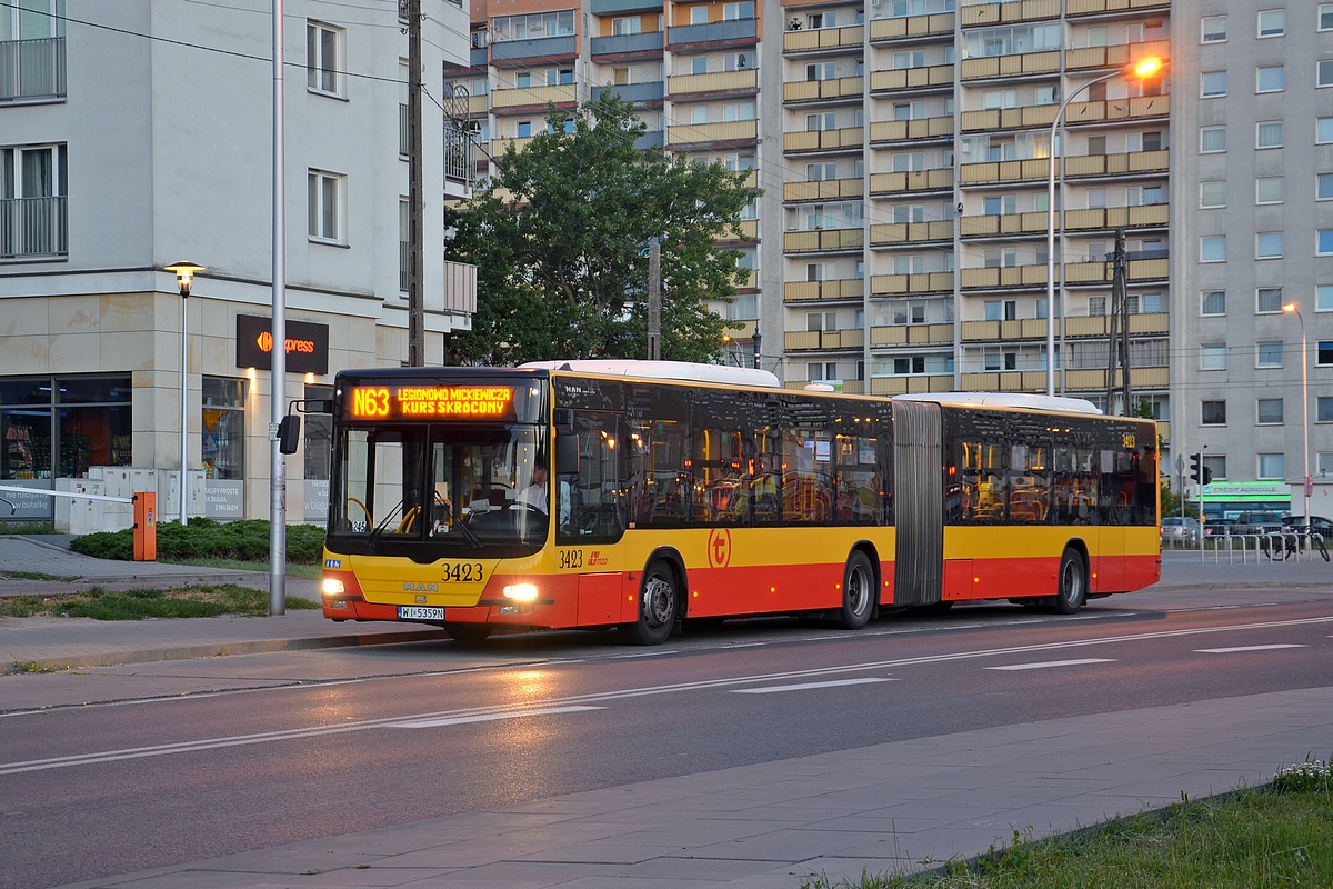 3423
Man jako skrĂłcone N63 do Mickiewicza w Legionowie

