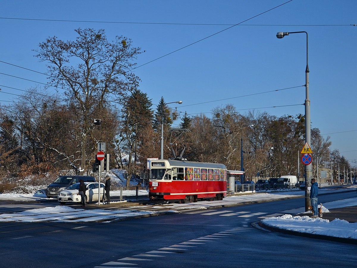 407
Słowa kluczowe: WOĹP2021