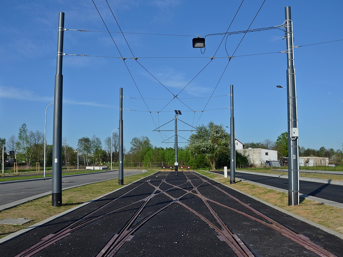 Trasa tramwajowa do Winnicy 
Po za pÄtlÄ zrobiono teĹź weksel z ciekawym ukĹadem torowym
