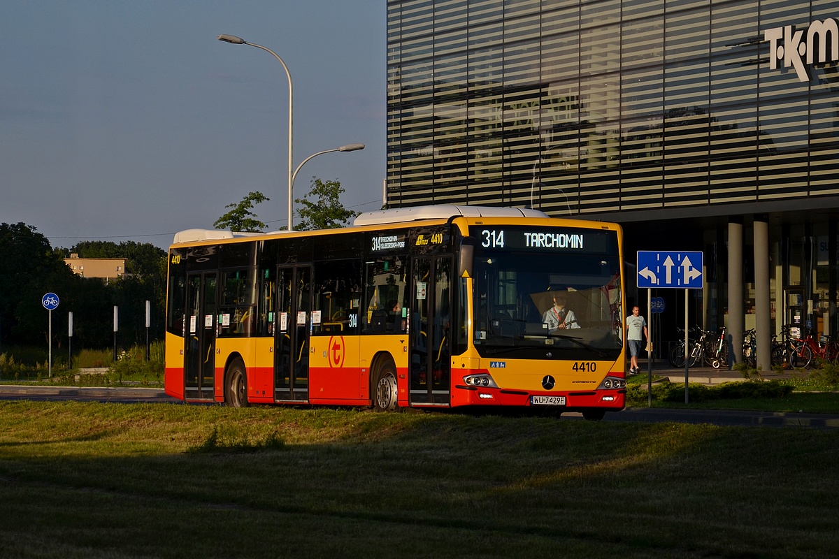 4410
W koĹcu skoszono tutaj trawÄ, przy okazji poĹźegnanie z ciekawostkami za ArrivÄ
Słowa kluczowe: DziwadĹo ZaArriva