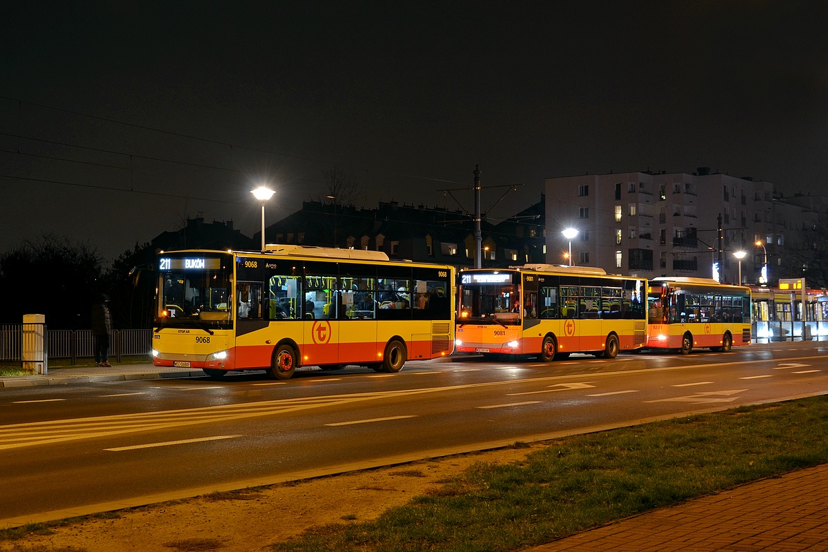 9068
Zmora mieszkaĹcĂłw DÄbrĂłwki WiĹlanej, czyli linia 211 przebiegajÄca przez zakorkowane miejsca
