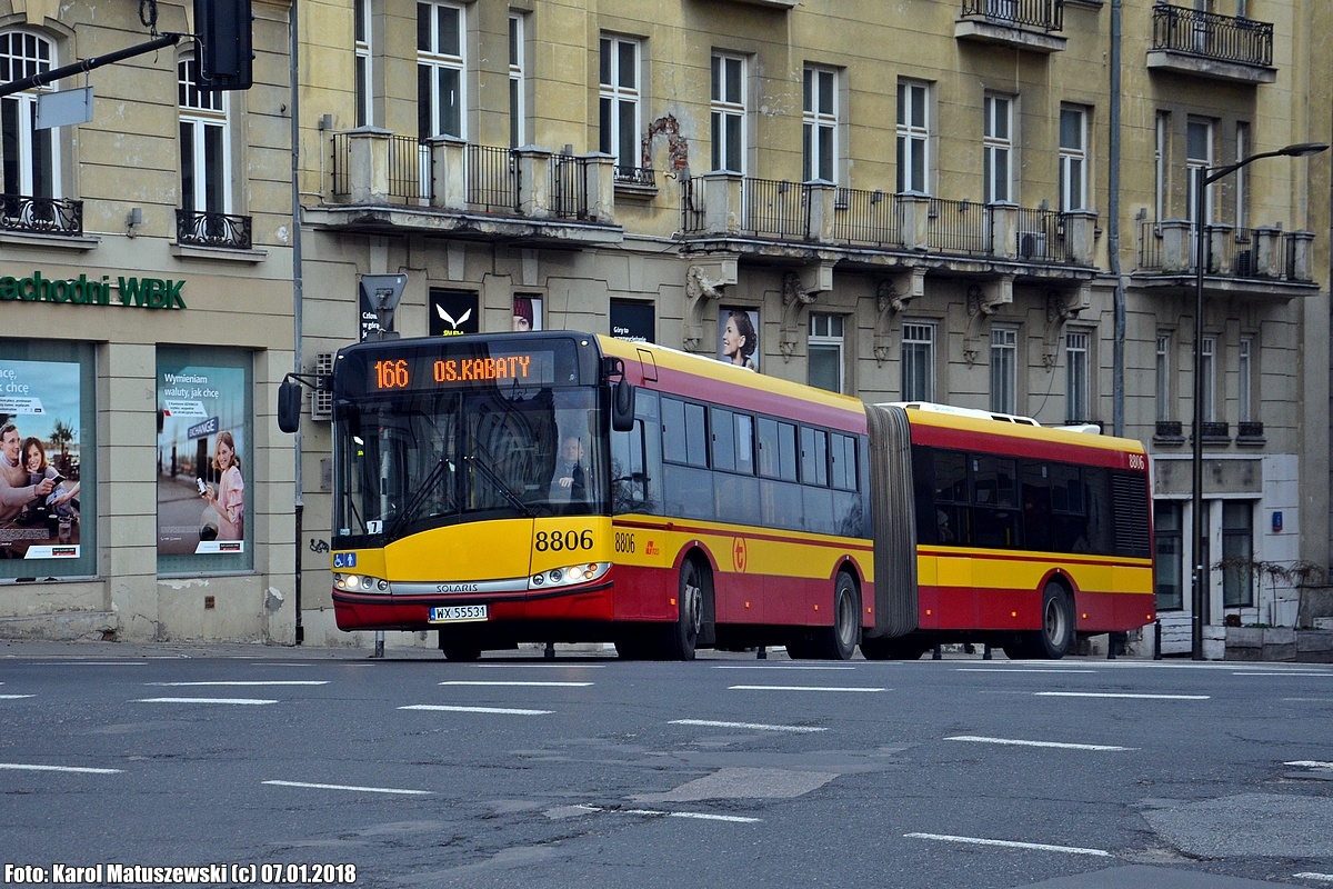 8806
Dzisiaj zagoĹciĹy aĹź 4 przeguby na linii 166. Szkoda tylko, Ĺźe na Woronicza nie ma ciekawszych 18m ;)
Słowa kluczowe: DziwadĹo