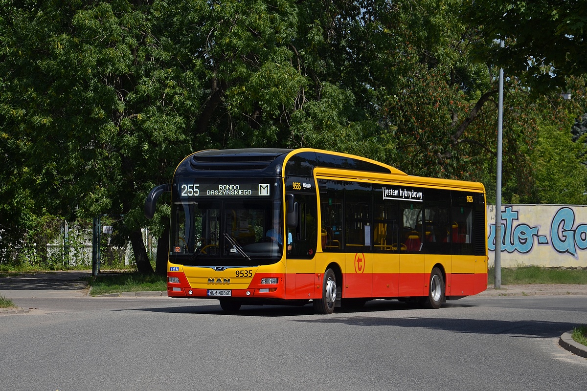 9535
Nowa linia 255 ĹÄczÄca Cmentarz Wolski i Rondo DaszyĹskiego przez ulicÄ Jana Kazimierza.
