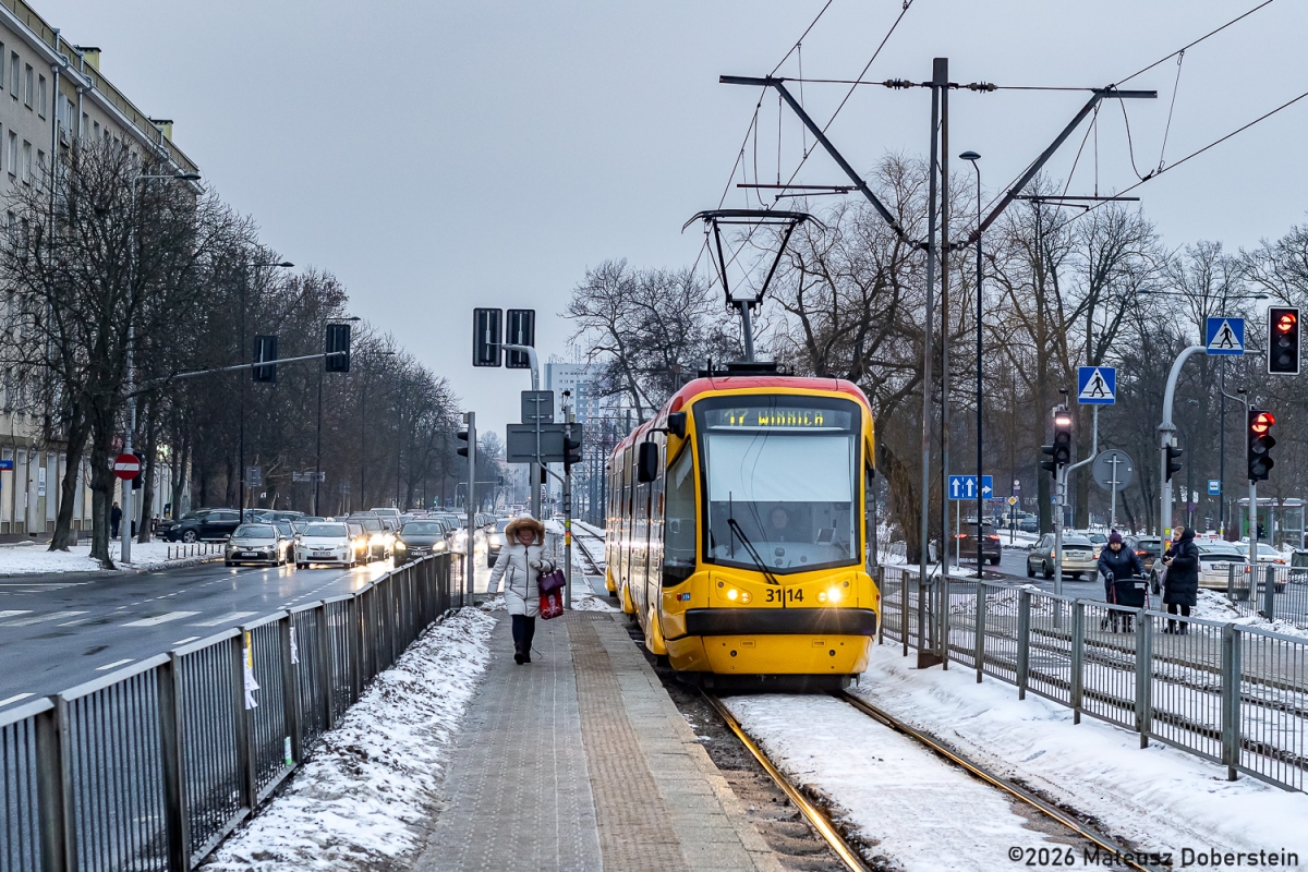 3114
ByĹo zdjÄcie #3114 ze starymi taborĂłwkami, to podrzucÄ z nowoczesnym Frutigerem.
