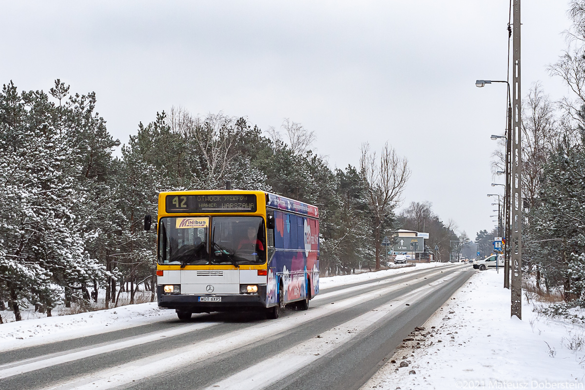 42
MercedesĂłw O405 w Minibusie jest juĹź coraz mniej. Przy okazji prosiĹbym o utworzenie/odblokowanie albumu odnoĹnie Minibusa.
Słowa kluczowe: Zima