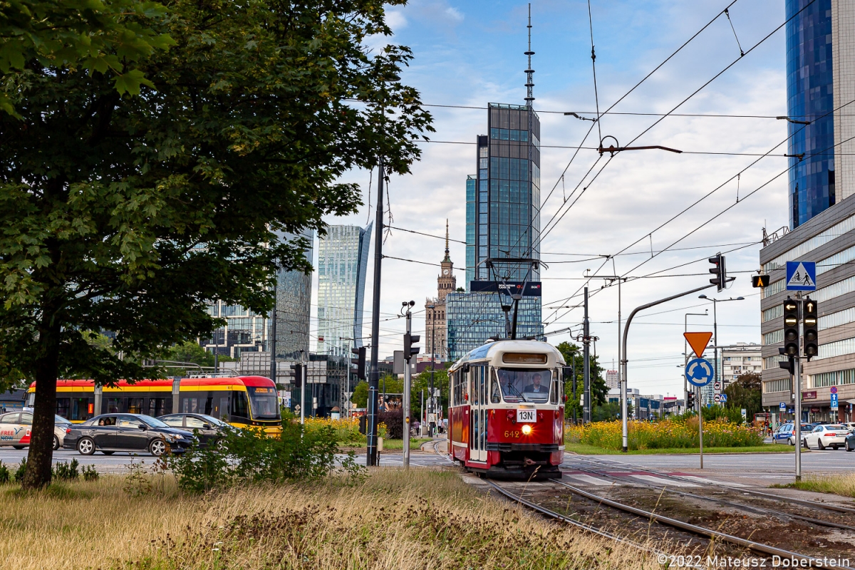642
Tradycja i nowoczesnoĹÄ.
Słowa kluczowe: Konstal13N
