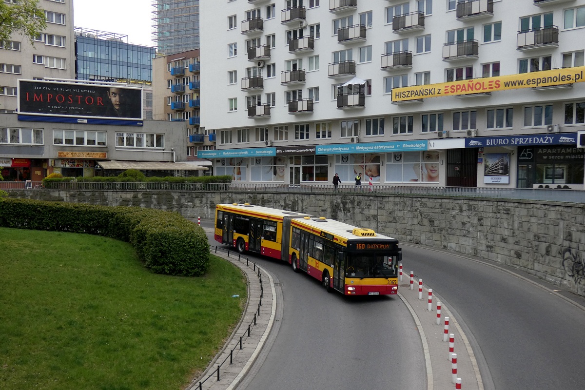 3365
MAN jedzie w obsĹudze opĂłĹşnionego o ok. 10 minut kursu linii numer 160 w relacji Szwedzka (14:29)-Dw. Centralny (14:47). 
