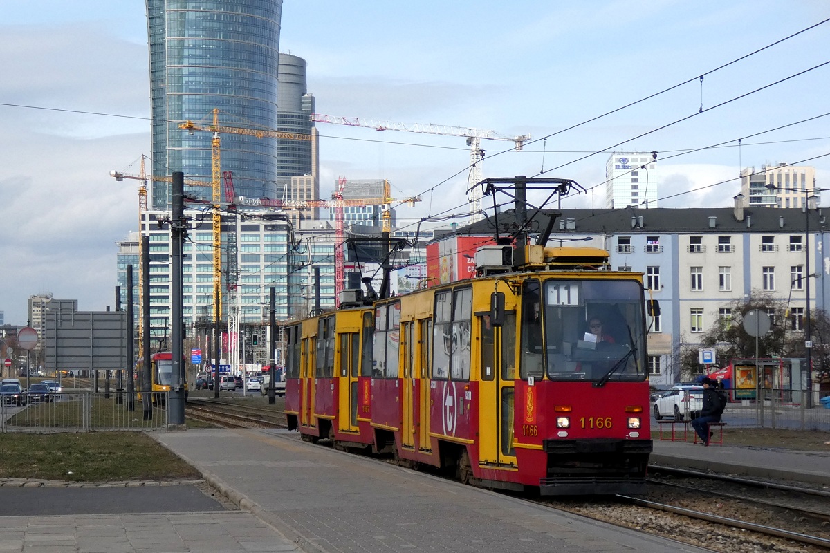 1166+1167
StopiÄtki zatrzymujÄ siÄ na przystanku âPlac Zawiszy 13â w obsĹudze kursu linii numer 11 w relacji Metro MĹociny (11:44)-Plac Narutowicza (12:39). 
