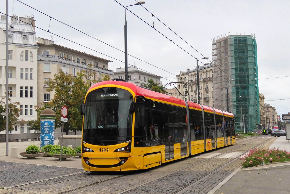 4202
Hyundai bierze udziaĹ w paradzie tramwajowej ulicami Warszawy z okazji Dni Transportu Publicznego 2021. 
Słowa kluczowe: DTP2021